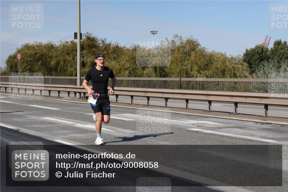 03.10.2025 - Köhlbrandbrückenlauf Julia Fischer http://msf.ph/oto/9008058 03.10.2025 12:49:31 Position 3  meine-sportfotos.de