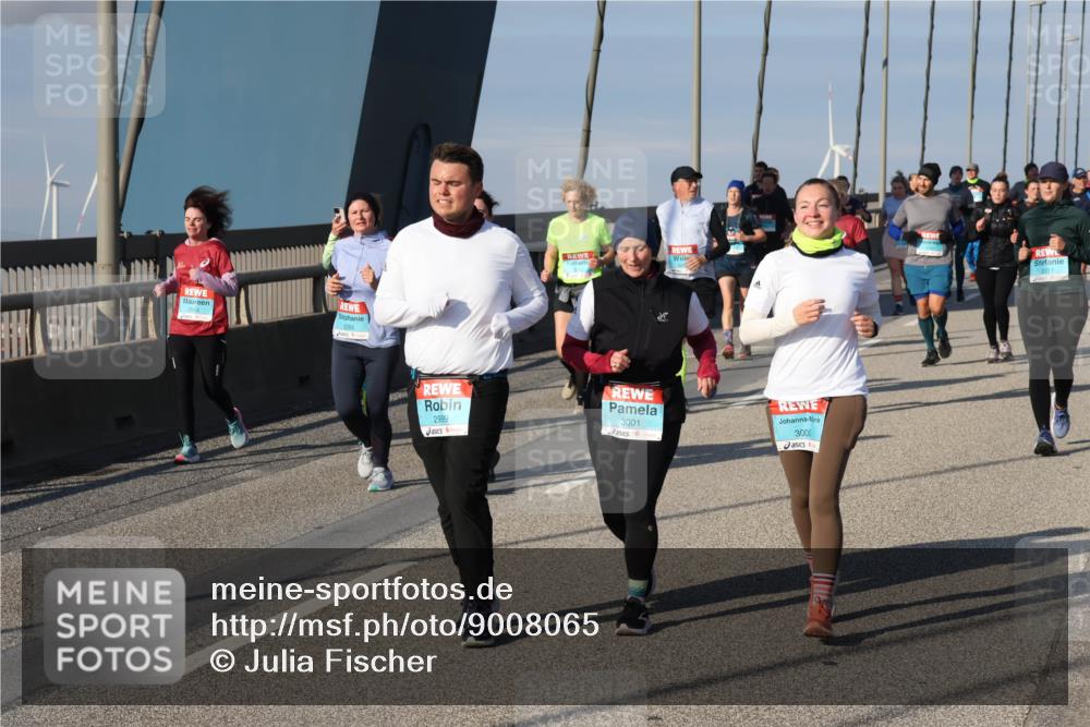 03.10.2025 - Köhlbrandbrückenlauf Julia Fischer http://msf.ph/oto/9008065 03.10.2025 10:02:31 Position 2 2265, 2999, 3001, 3000, 2271 meine-sportfotos.de