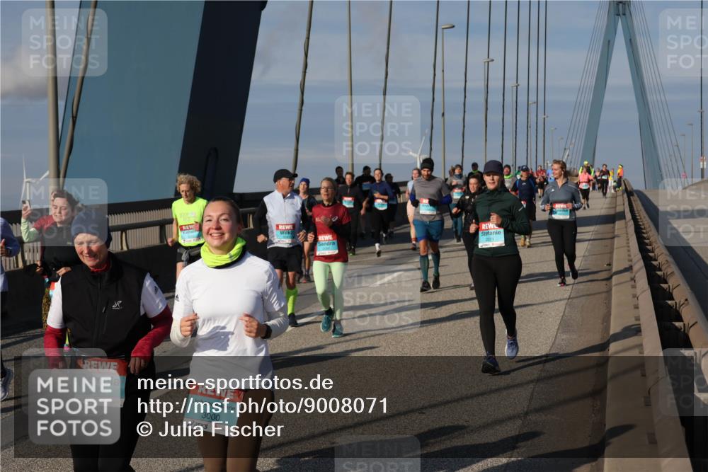 03.10.2025 - Köhlbrandbrückenlauf Julia Fischer http://msf.ph/oto/9008071 03.10.2025 10:02:33 Position 2 3001, 3000, 2271 meine-sportfotos.de