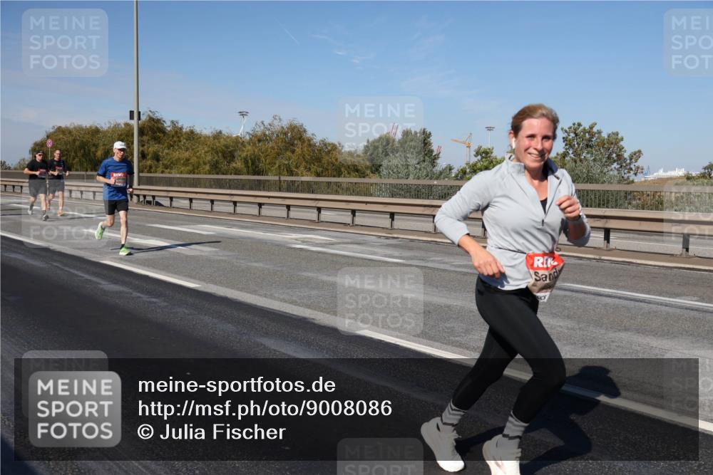 03.10.2025 - Köhlbrandbrückenlauf Julia Fischer http://msf.ph/oto/9008086 03.10.2025 12:49:36 Position 3  meine-sportfotos.de