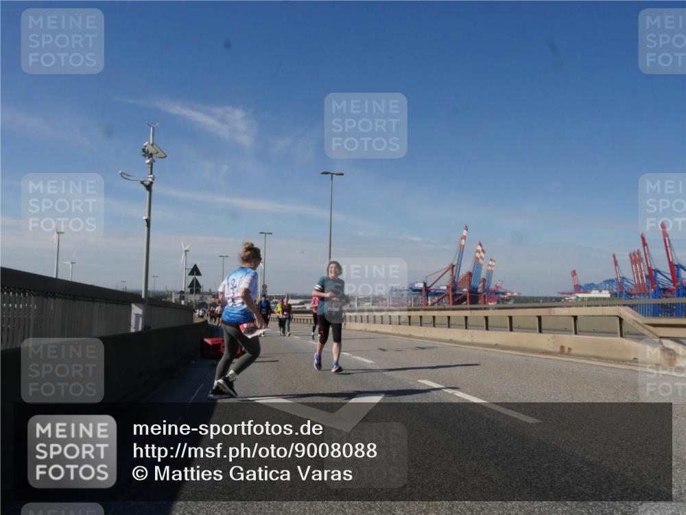 03.10.2025 - Köhlbrandbrückenlauf Matties Gatica Varas http://msf.ph/oto/9008088 03.10.2025 13:03:51 Position 2  meine-sportfotos.de
