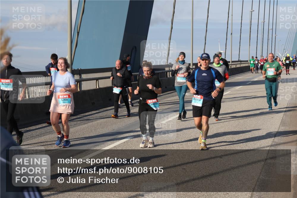 03.10.2025 - Köhlbrandbrückenlauf Julia Fischer http://msf.ph/oto/9008105 03.10.2025 10:02:41 Position 2 1221, 2212, 2668, 2973 meine-sportfotos.de