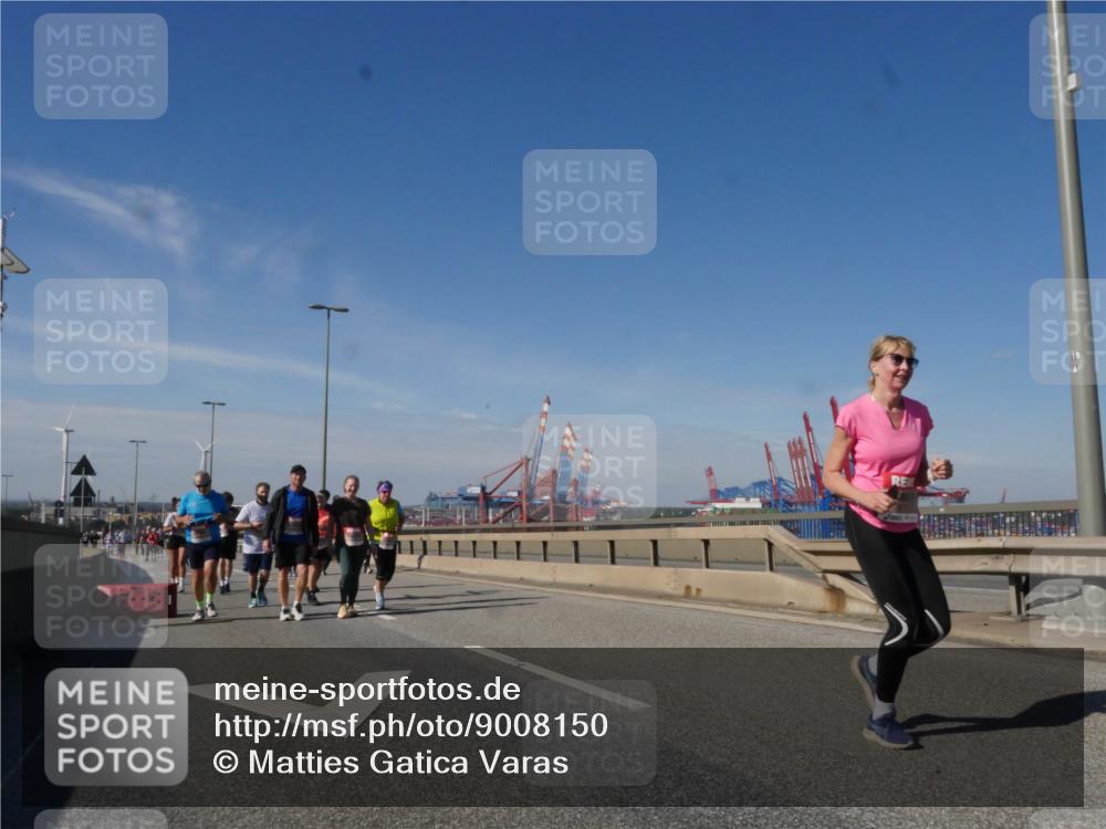 03.10.2025 - Köhlbrandbrückenlauf Matties Gatica Varas http://msf.ph/oto/9008150 03.10.2025 13:03:59 Position 2 118 meine-sportfotos.de