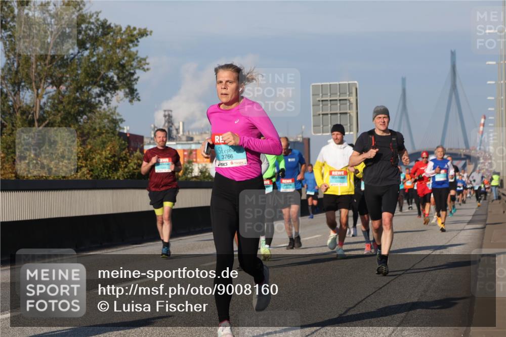 03.10.2025 - Köhlbrandbrückenlauf Luisa Fischer http://msf.ph/oto/9008160 03.10.2025 10:49:59 Position 3 3766 meine-sportfotos.de