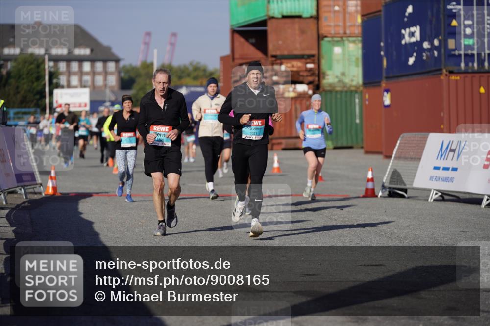 03.10.2025 - Köhlbrandbrückenlauf Michael Burmester http://msf.ph/oto/9008165 03.10.2025 10:09:37 Ziel 1188, 1399, 1408, 1786, 2027, 2882, 2946, 3321, 3811 meine-sportfotos.de