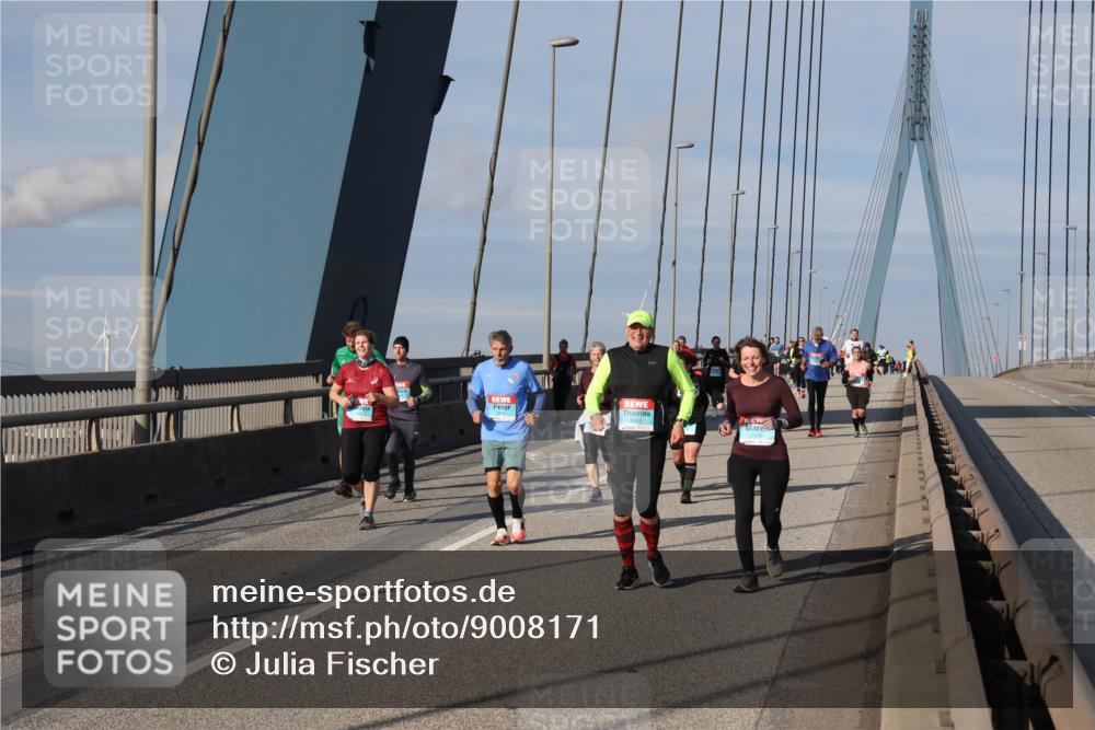 03.10.2025 - Köhlbrandbrückenlauf Julia Fischer http://msf.ph/oto/9008171 03.10.2025 10:02:58 Position 2  meine-sportfotos.de