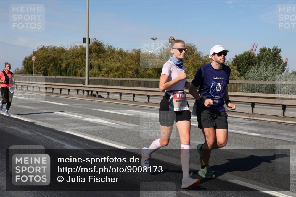 03.10.2025 - Köhlbrandbrückenlauf Julia Fischer http://msf.ph/oto/9008173 03.10.2025 12:49:46 Position 3  meine-sportfotos.de