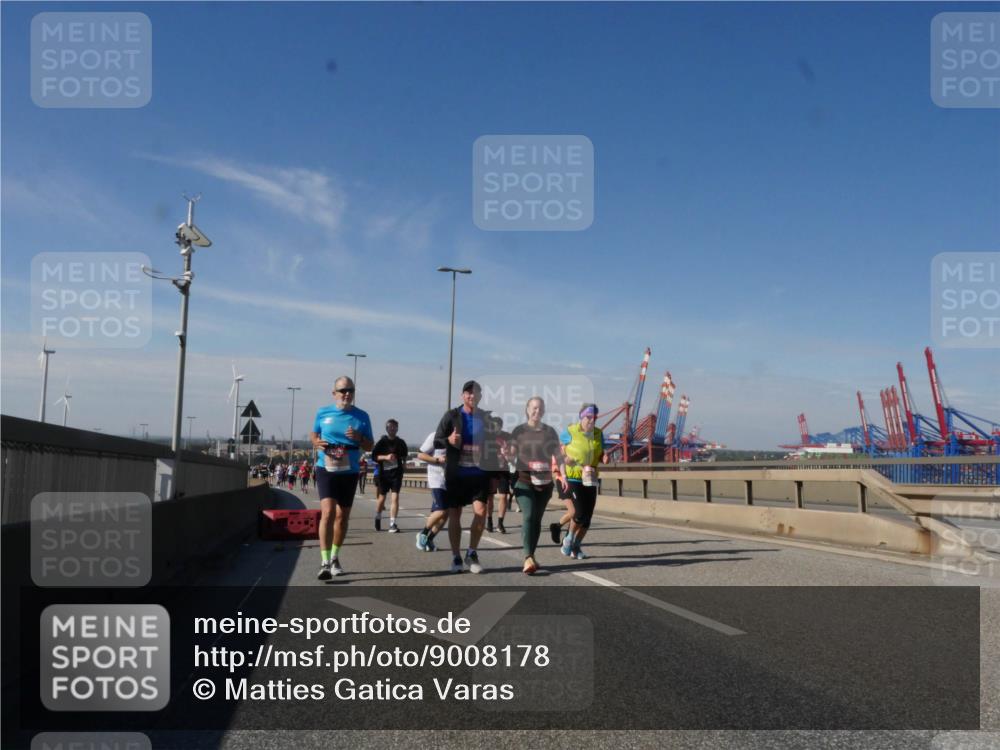03.10.2025 - Köhlbrandbrückenlauf Matties Gatica Varas http://msf.ph/oto/9008178 03.10.2025 13:04:01 Position 2 11111 meine-sportfotos.de