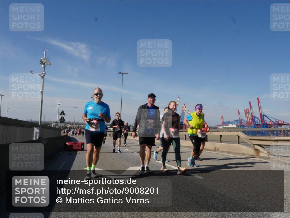 03.10.2025 - Köhlbrandbrückenlauf Matties Gatica Varas http://msf.ph/oto/9008201 03.10.2025 13:04:02 Position 2 1111 meine-sportfotos.de