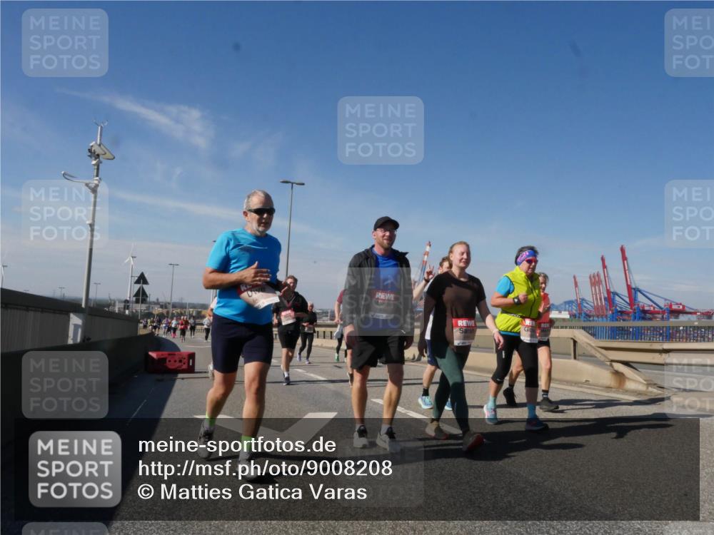 03.10.2025 - Köhlbrandbrückenlauf Matties Gatica Varas http://msf.ph/oto/9008208 03.10.2025 13:04:03 Position 2  meine-sportfotos.de