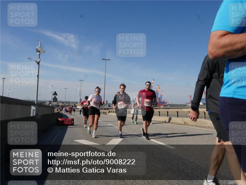 03.10.2025 - Köhlbrandbrückenlauf Matties Gatica Varas http://msf.ph/oto/9008222 03.10.2025 13:04:04 Position 2  meine-sportfotos.de