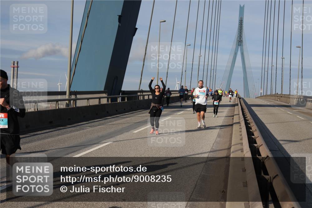 03.10.2025 - Köhlbrandbrückenlauf Julia Fischer http://msf.ph/oto/9008235 03.10.2025 10:03:15 Position 2 5 meine-sportfotos.de