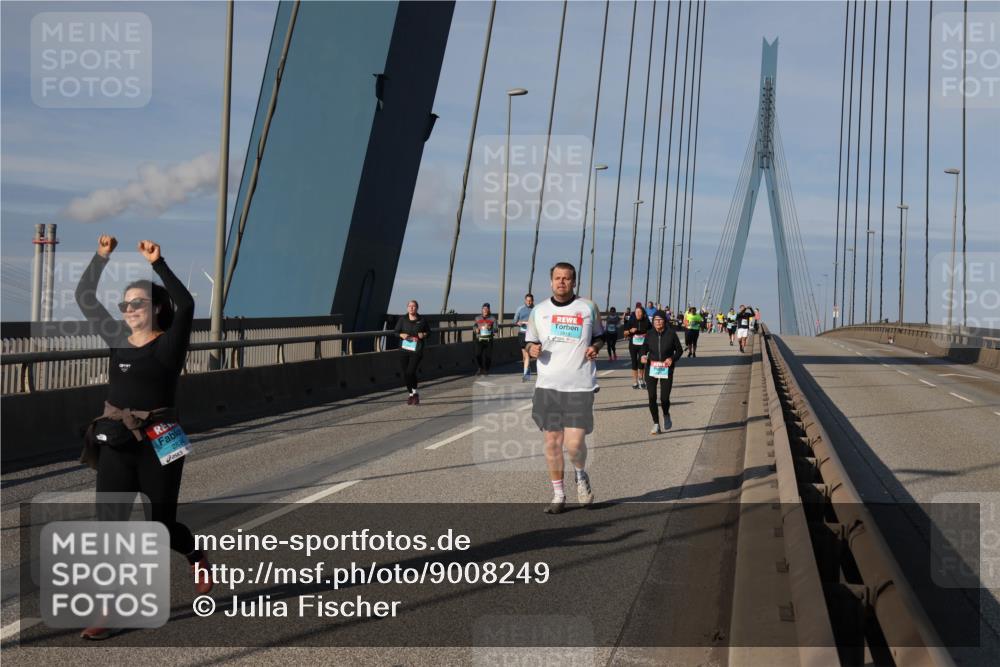 03.10.2025 - Köhlbrandbrückenlauf Julia Fischer http://msf.ph/oto/9008249 03.10.2025 10:03:18 Position 2  meine-sportfotos.de