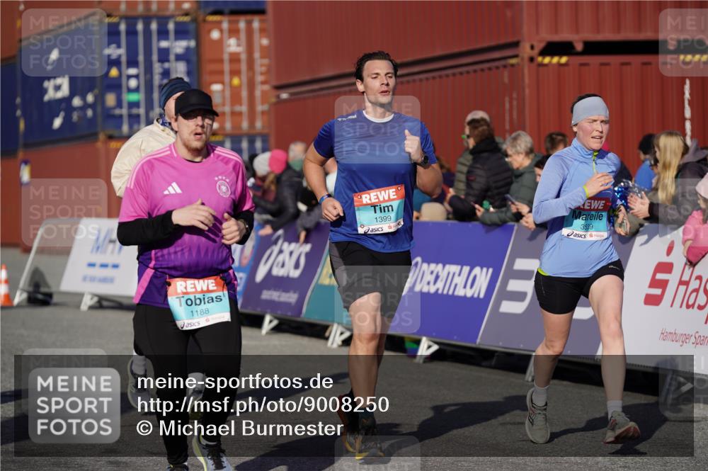 03.10.2025 - Köhlbrandbrückenlauf Michael Burmester http://msf.ph/oto/9008250 03.10.2025 10:09:42 Ziel 1188, 1399, 1786, 1801, 2027, 3321, 3539, 3811 meine-sportfotos.de
