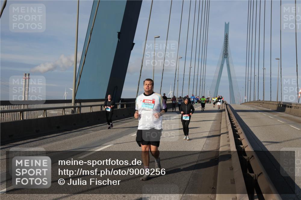 03.10.2025 - Köhlbrandbrückenlauf Julia Fischer http://msf.ph/oto/9008256 03.10.2025 10:03:19 Position 2 2619 meine-sportfotos.de