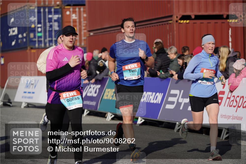 03.10.2025 - Köhlbrandbrückenlauf Michael Burmester http://msf.ph/oto/9008262 03.10.2025 10:09:42 Ziel 1188, 1399, 1786, 1801, 2027, 3321, 3539, 3811 meine-sportfotos.de