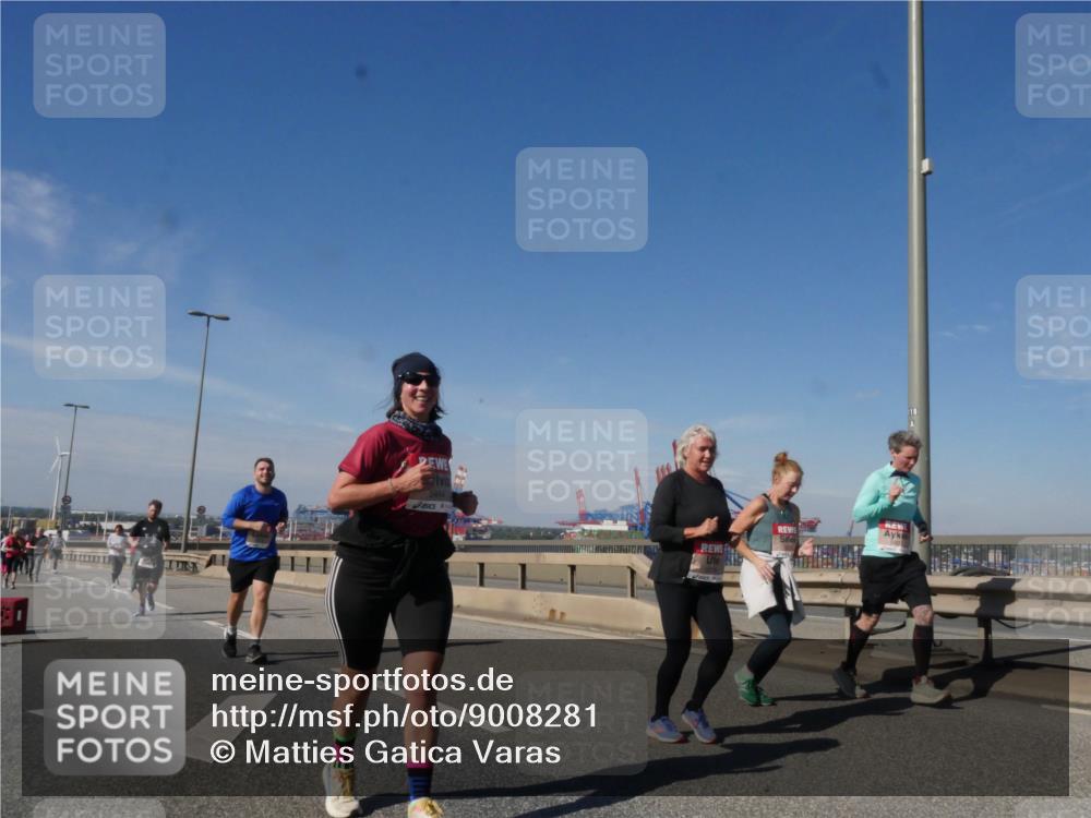 03.10.2025 - Köhlbrandbrückenlauf Matties Gatica Varas http://msf.ph/oto/9008281 03.10.2025 13:04:08 Position 2 118 meine-sportfotos.de