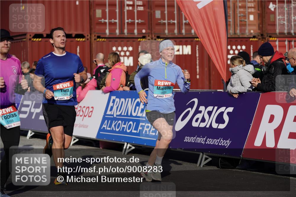 03.10.2025 - Köhlbrandbrückenlauf Michael Burmester http://msf.ph/oto/9008283 03.10.2025 10:09:43 Ziel 1188, 1399, 1786, 1801, 2027, 3321, 3539, 3811 meine-sportfotos.de