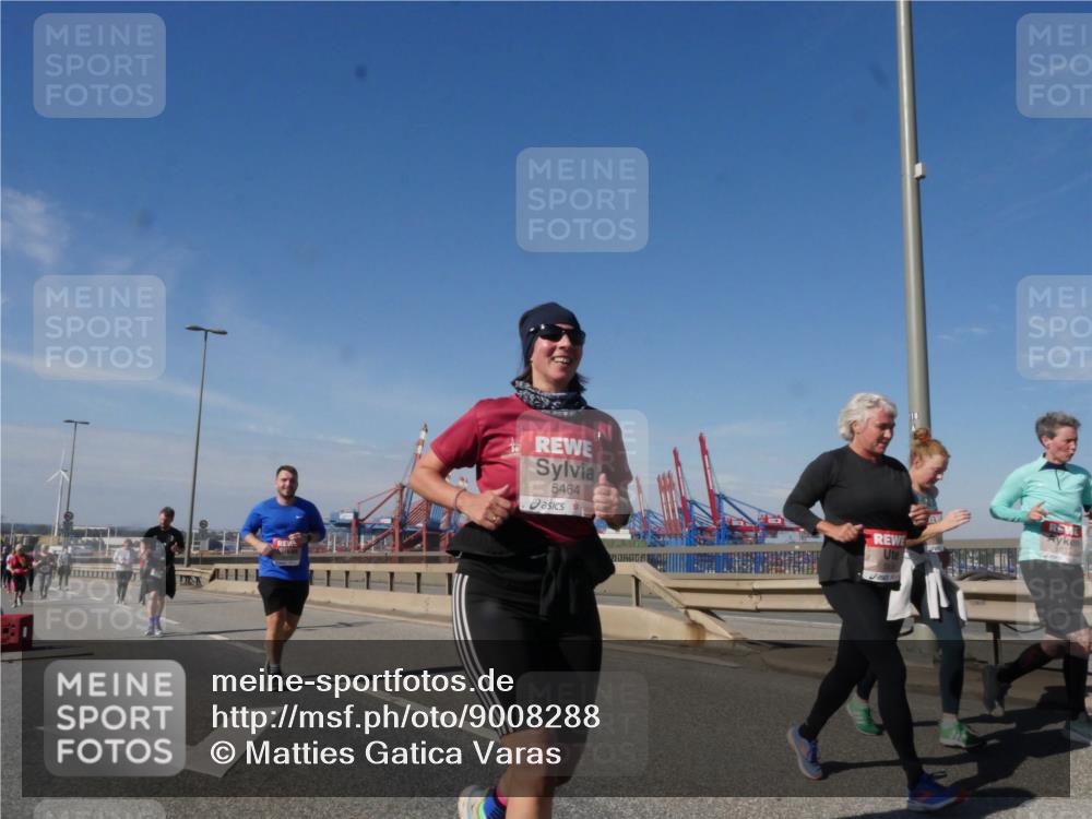 03.10.2025 - Köhlbrandbrückenlauf Matties Gatica Varas http://msf.ph/oto/9008288 03.10.2025 13:04:09 Position 2 5464 meine-sportfotos.de