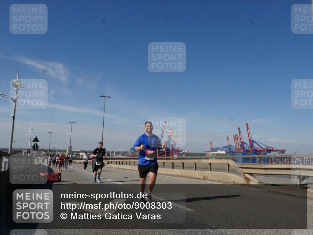03.10.2025 - Köhlbrandbrückenlauf Matties Gatica Varas http://msf.ph/oto/9008303 03.10.2025 13:04:10 Position 2 11 meine-sportfotos.de