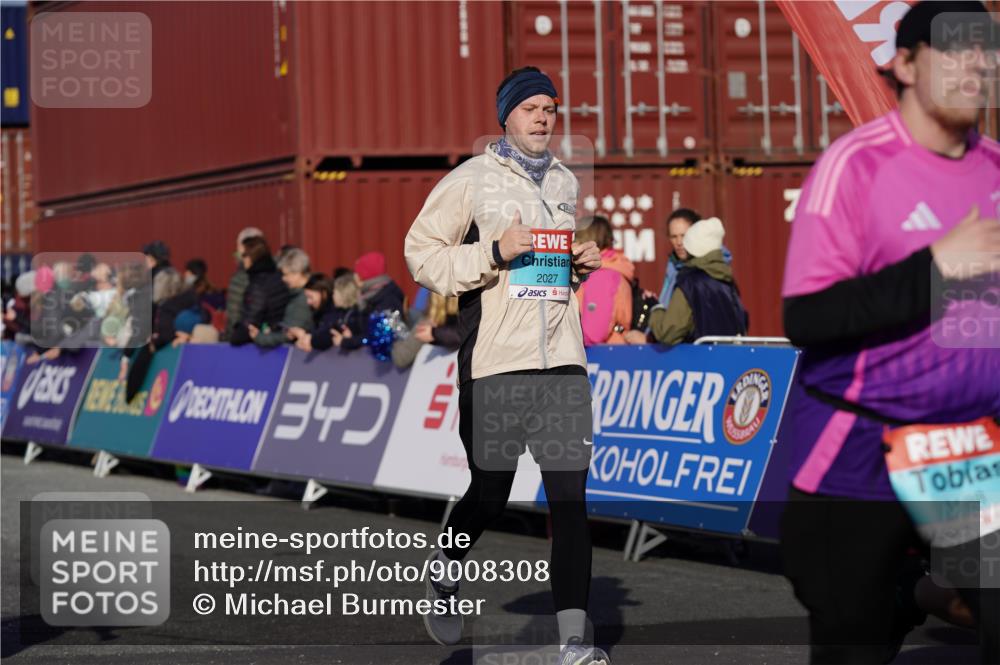 03.10.2025 - Köhlbrandbrückenlauf Michael Burmester http://msf.ph/oto/9008308 03.10.2025 10:09:44 Ziel 1188, 1399, 1409, 1786, 1801, 2027, 3321, 3539, 3811 meine-sportfotos.de
