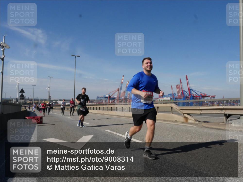 03.10.2025 - Köhlbrandbrückenlauf Matties Gatica Varas http://msf.ph/oto/9008314 03.10.2025 13:04:11 Position 2 4778, 118 meine-sportfotos.de