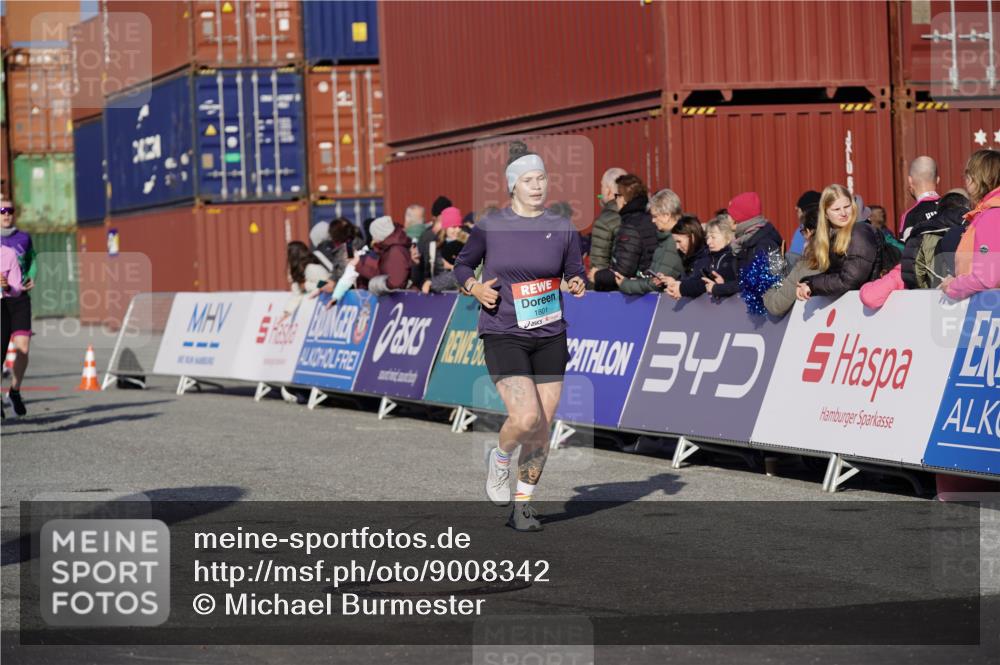 03.10.2025 - Köhlbrandbrückenlauf Michael Burmester http://msf.ph/oto/9008342 03.10.2025 10:09:47 Ziel 1188, 1343, 1399, 1409, 1473, 1801, 1873, 1975, 2027, 2034, 3539, 3811 meine-sportfotos.de