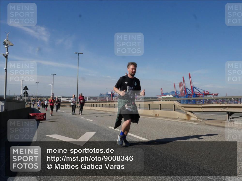 03.10.2025 - Köhlbrandbrückenlauf Matties Gatica Varas http://msf.ph/oto/9008346 03.10.2025 13:04:13 Position 2  meine-sportfotos.de
