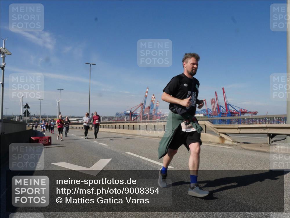03.10.2025 - Köhlbrandbrückenlauf Matties Gatica Varas http://msf.ph/oto/9008354 03.10.2025 13:04:13 Position 2 118 meine-sportfotos.de