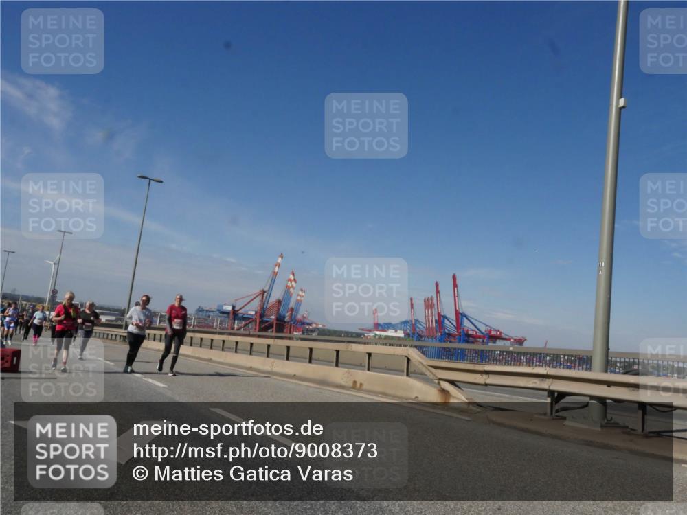 03.10.2025 - Köhlbrandbrückenlauf Matties Gatica Varas http://msf.ph/oto/9008373 03.10.2025 13:04:15 Position 2 118 meine-sportfotos.de