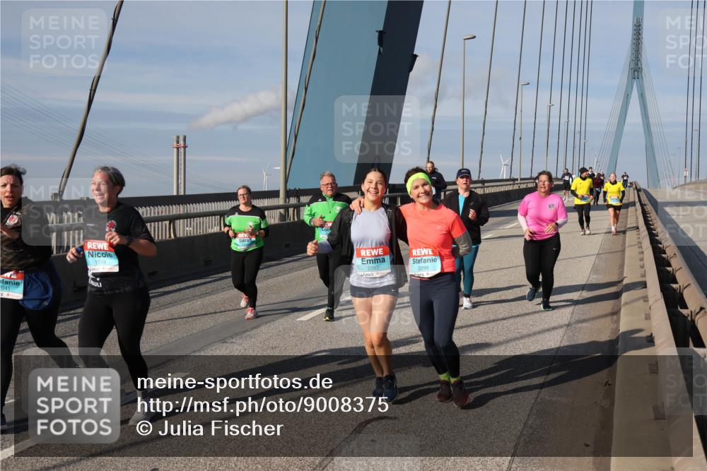 03.10.2025 - Köhlbrandbrückenlauf Julia Fischer http://msf.ph/oto/9008375 03.10.2025 10:04:01 Position 2 2041, 1749, 2297, 2299 meine-sportfotos.de