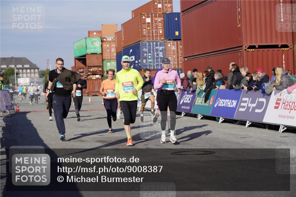 03.10.2025 - Köhlbrandbrückenlauf Michael Burmester http://msf.ph/oto/9008387 03.10.2025 10:09:50 Ziel 1343, 1401, 1409, 1473, 1747, 1801, 1873, 1975, 2034, 2471, 3162, 3200, 3201, 3493, 3539 meine-sportfotos.de