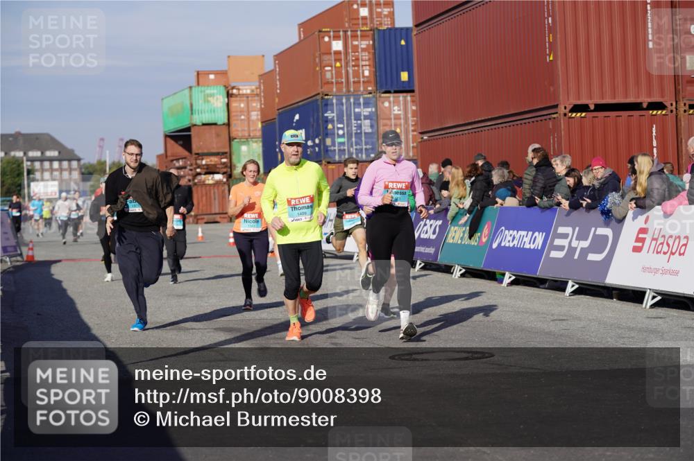 03.10.2025 - Köhlbrandbrückenlauf Michael Burmester http://msf.ph/oto/9008398 03.10.2025 10:09:50 Ziel 1343, 1401, 1409, 1473, 1747, 1801, 1873, 1975, 2034, 2471, 3162, 3200, 3201, 3493, 3539 meine-sportfotos.de