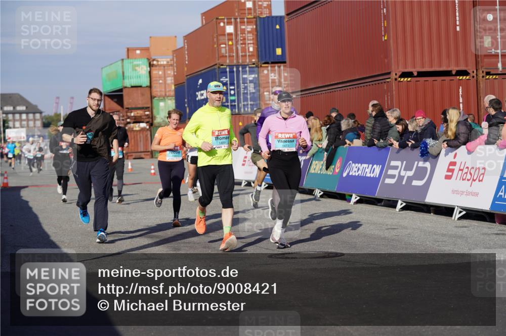 03.10.2025 - Köhlbrandbrückenlauf Michael Burmester http://msf.ph/oto/9008421 03.10.2025 10:09:50 Ziel 1343, 1401, 1409, 1473, 1747, 1801, 1873, 1975, 2034, 2471, 3162, 3200, 3201, 3493, 3539 meine-sportfotos.de