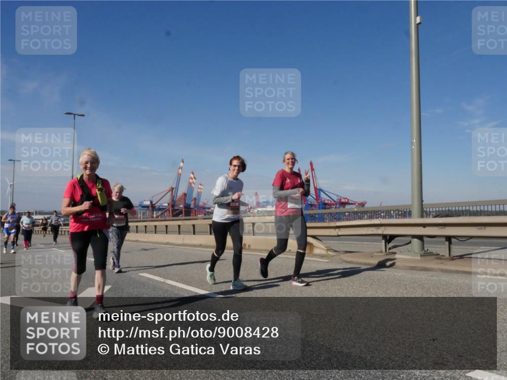 03.10.2025 - Köhlbrandbrückenlauf Matties Gatica Varas http://msf.ph/oto/9008428 03.10.2025 13:04:19 Position 2 118 meine-sportfotos.de
