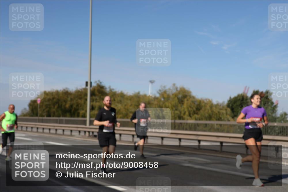 03.10.2025 - Köhlbrandbrückenlauf Julia Fischer http://msf.ph/oto/9008458 03.10.2025 12:50:34 Position 3  meine-sportfotos.de