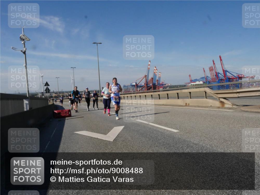 03.10.2025 - Köhlbrandbrückenlauf Matties Gatica Varas http://msf.ph/oto/9008488 03.10.2025 13:04:23 Position 2  meine-sportfotos.de