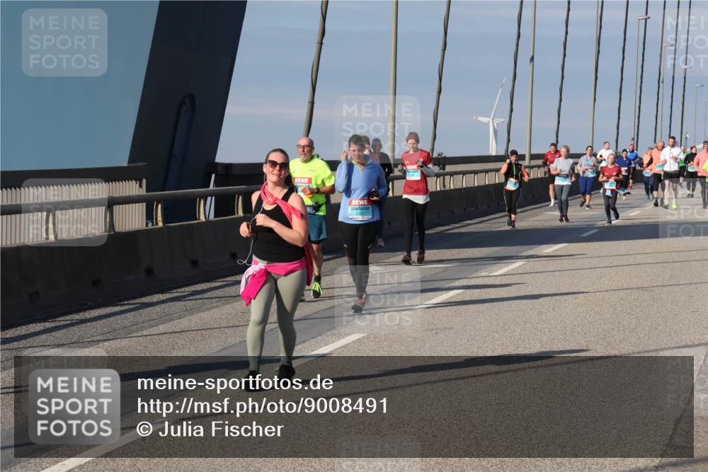 03.10.2025 - Köhlbrandbrückenlauf Julia Fischer http://msf.ph/oto/9008491 03.10.2025 10:04:44 Position 2  meine-sportfotos.de