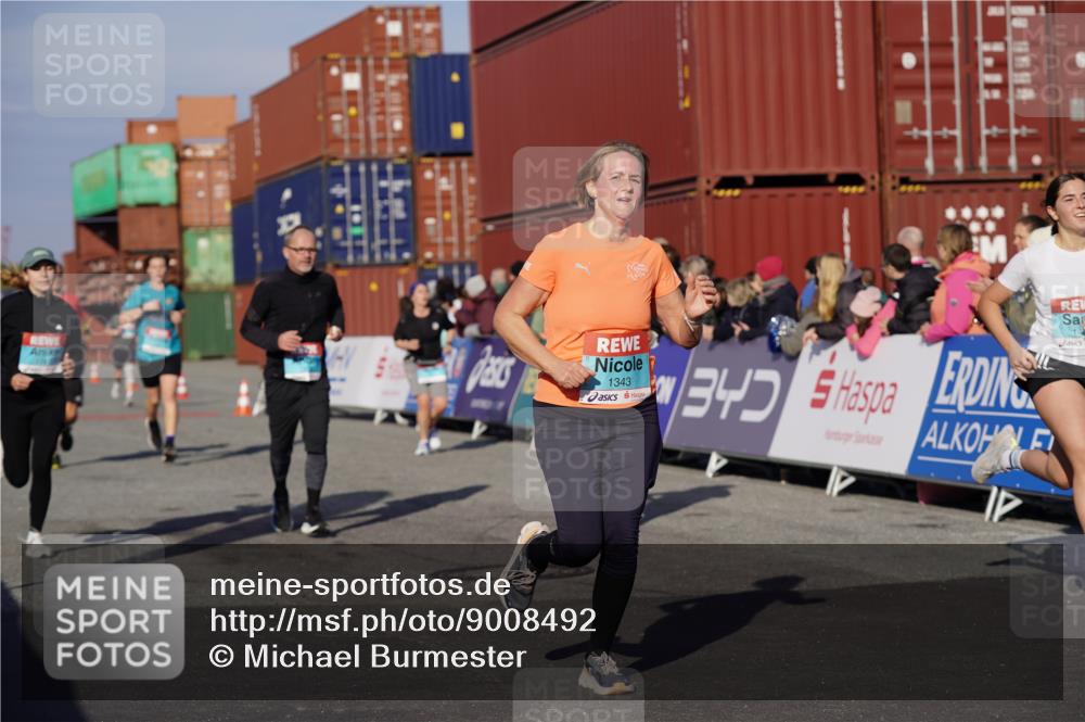 03.10.2025 - Köhlbrandbrückenlauf Michael Burmester http://msf.ph/oto/9008492 03.10.2025 10:09:53 Ziel 1343, 1401, 1409, 1473, 1747, 1801, 1873, 1975, 2034, 2471, 3162, 3200, 3201, 3493 meine-sportfotos.de