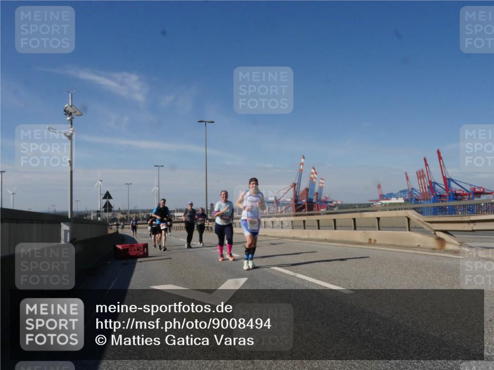 03.10.2025 - Köhlbrandbrückenlauf Matties Gatica Varas http://msf.ph/oto/9008494 03.10.2025 13:04:24 Position 2  meine-sportfotos.de