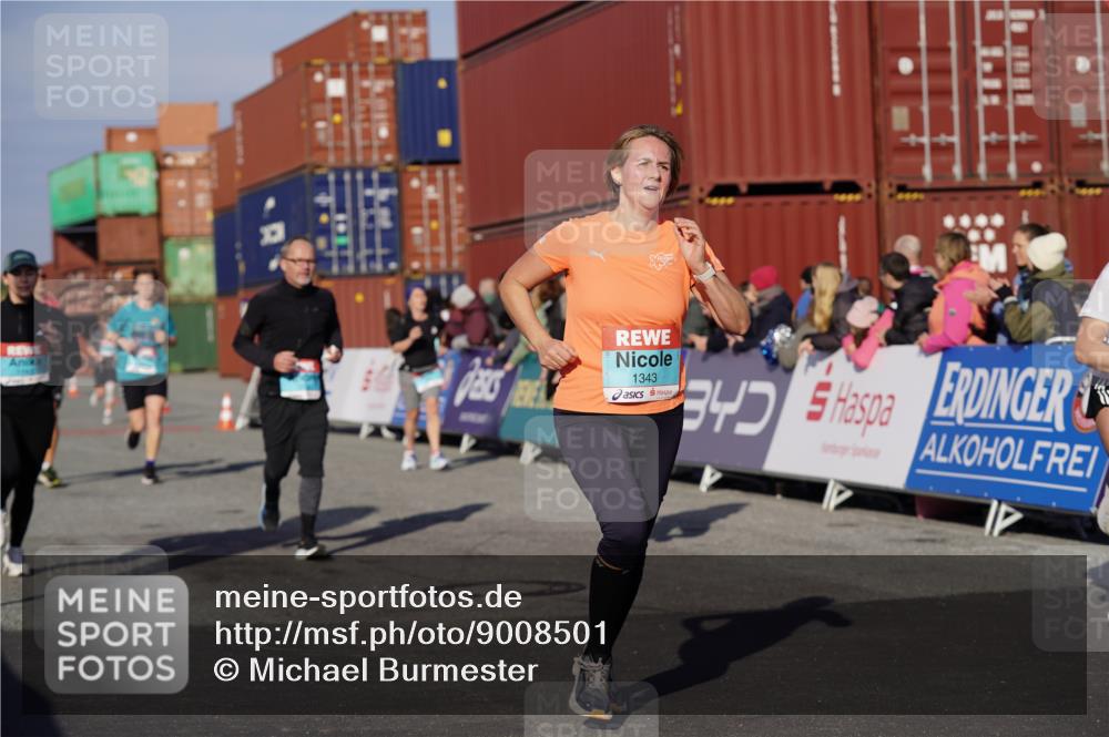 03.10.2025 - Köhlbrandbrückenlauf Michael Burmester http://msf.ph/oto/9008501 03.10.2025 10:09:53 Ziel 1343, 1401, 1409, 1473, 1747, 1801, 1873, 1975, 2034, 2471, 3162, 3200, 3201, 3493 meine-sportfotos.de