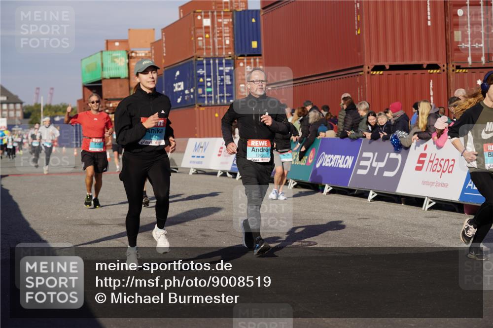 03.10.2025 - Köhlbrandbrückenlauf Michael Burmester http://msf.ph/oto/9008519 03.10.2025 10:09:54 Ziel 1343, 1401, 1409, 1473, 1747, 1801, 1873, 1975, 2034, 2471, 3162, 3200, 3201, 3493 meine-sportfotos.de