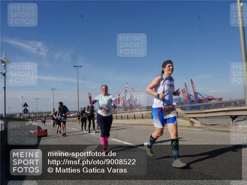 03.10.2025 - Köhlbrandbrückenlauf Matties Gatica Varas http://msf.ph/oto/9008522 03.10.2025 13:04:25 Position 2 5990 meine-sportfotos.de