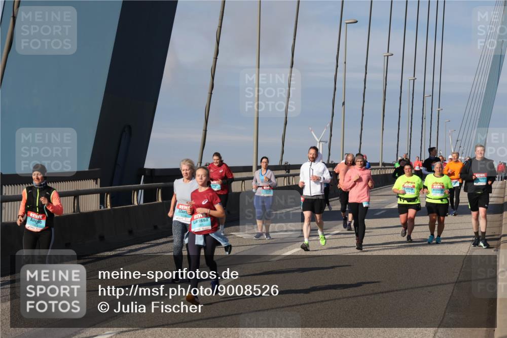 03.10.2025 - Köhlbrandbrückenlauf Julia Fischer http://msf.ph/oto/9008526 03.10.2025 10:04:56 Position 2  meine-sportfotos.de