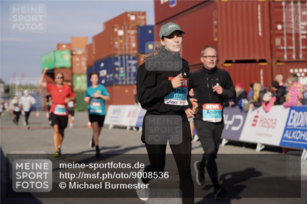 03.10.2025 - Köhlbrandbrückenlauf Michael Burmester http://msf.ph/oto/9008536 03.10.2025 10:09:54 Ziel 1343, 1401, 1409, 1473, 1747, 1801, 1873, 1975, 2034, 2471, 3162, 3200, 3201, 3493 meine-sportfotos.de