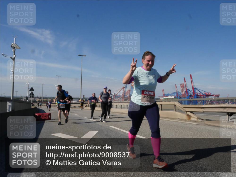 03.10.2025 - Köhlbrandbrückenlauf Matties Gatica Varas http://msf.ph/oto/9008537 03.10.2025 13:04:26 Position 2 6527 meine-sportfotos.de