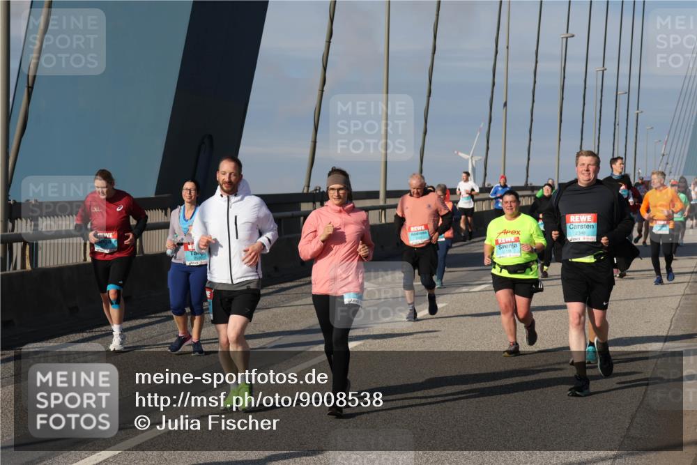 03.10.2025 - Köhlbrandbrückenlauf Julia Fischer http://msf.ph/oto/9008538 03.10.2025 10:05:00 Position 2 2, 2348 meine-sportfotos.de