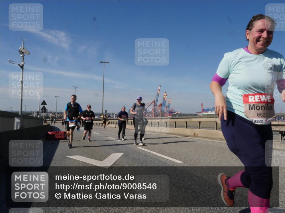 03.10.2025 - Köhlbrandbrückenlauf Matties Gatica Varas http://msf.ph/oto/9008546 03.10.2025 13:04:27 Position 2 6527 meine-sportfotos.de