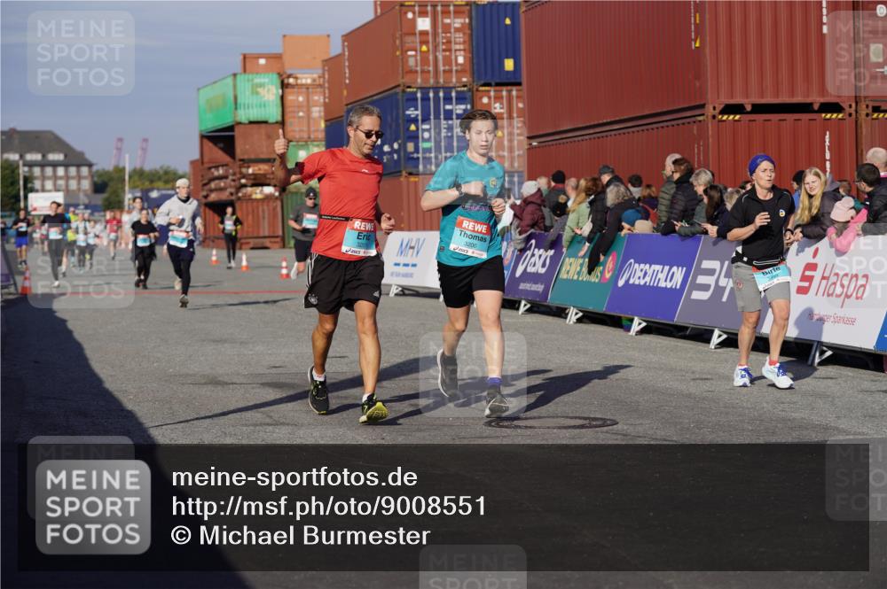 03.10.2025 - Köhlbrandbrückenlauf Michael Burmester http://msf.ph/oto/9008551 03.10.2025 10:09:55 Ziel 1343, 1401, 1409, 1473, 1544, 1747, 1873, 1975, 2034, 2471, 3162, 3200, 3201, 3493 meine-sportfotos.de