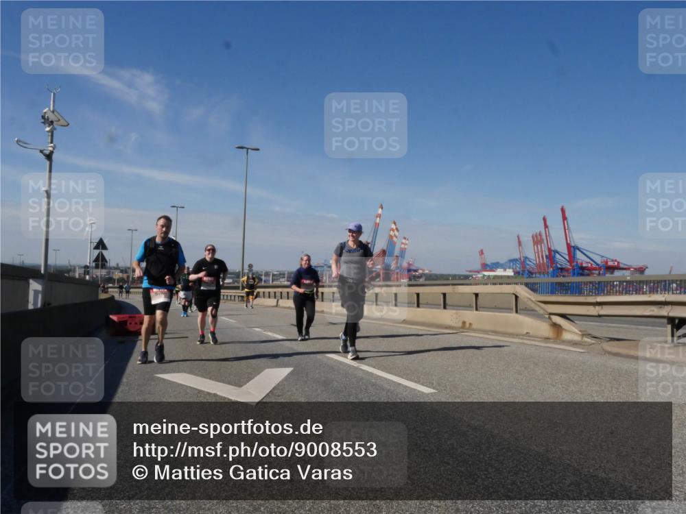 03.10.2025 - Köhlbrandbrückenlauf Matties Gatica Varas http://msf.ph/oto/9008553 03.10.2025 13:04:27 Position 2  meine-sportfotos.de